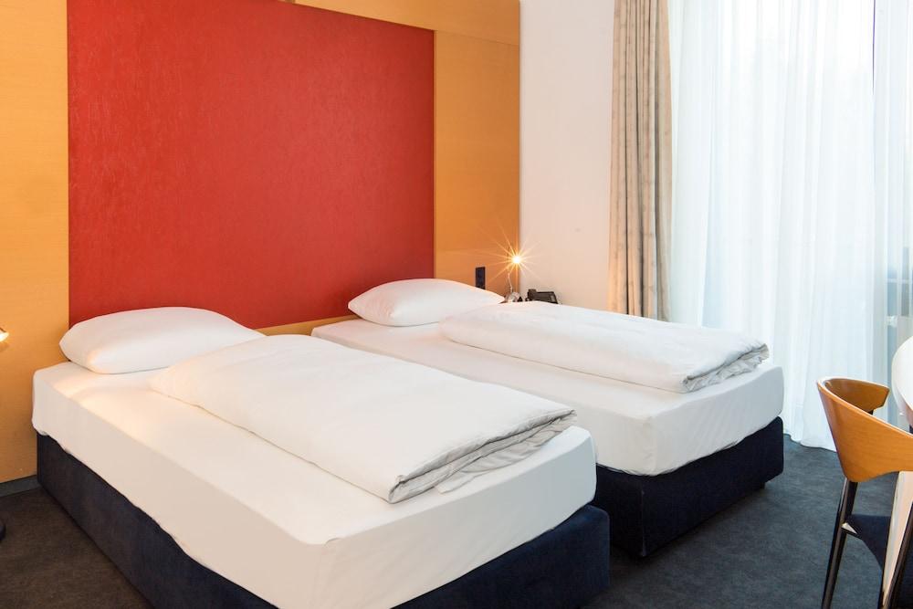 Four Ratingen Dusseldorf Airport Hotel Exterior foto