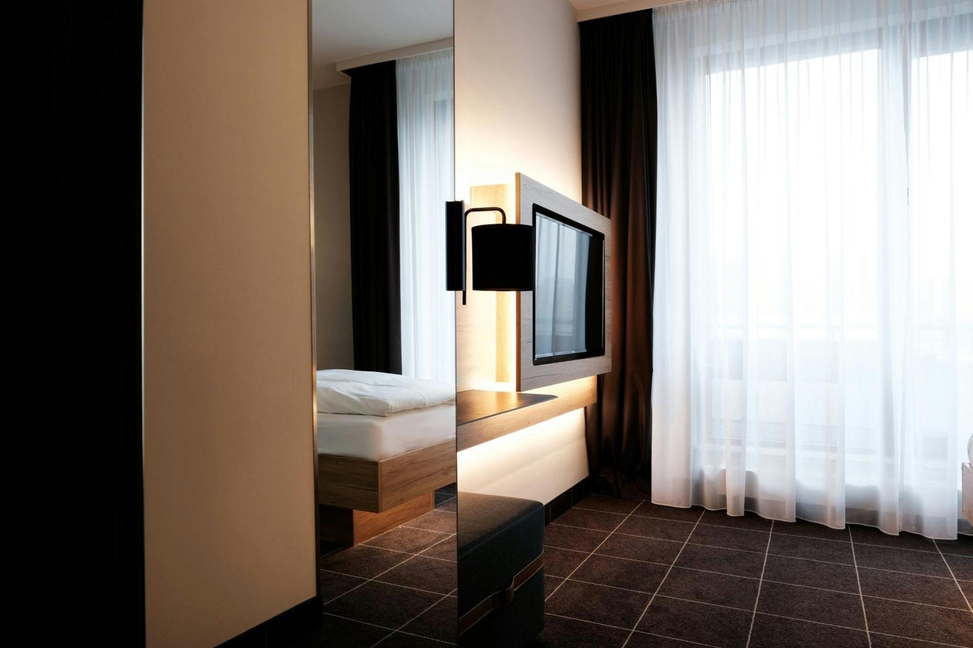 Four Ratingen Dusseldorf Airport Hotel Exterior foto